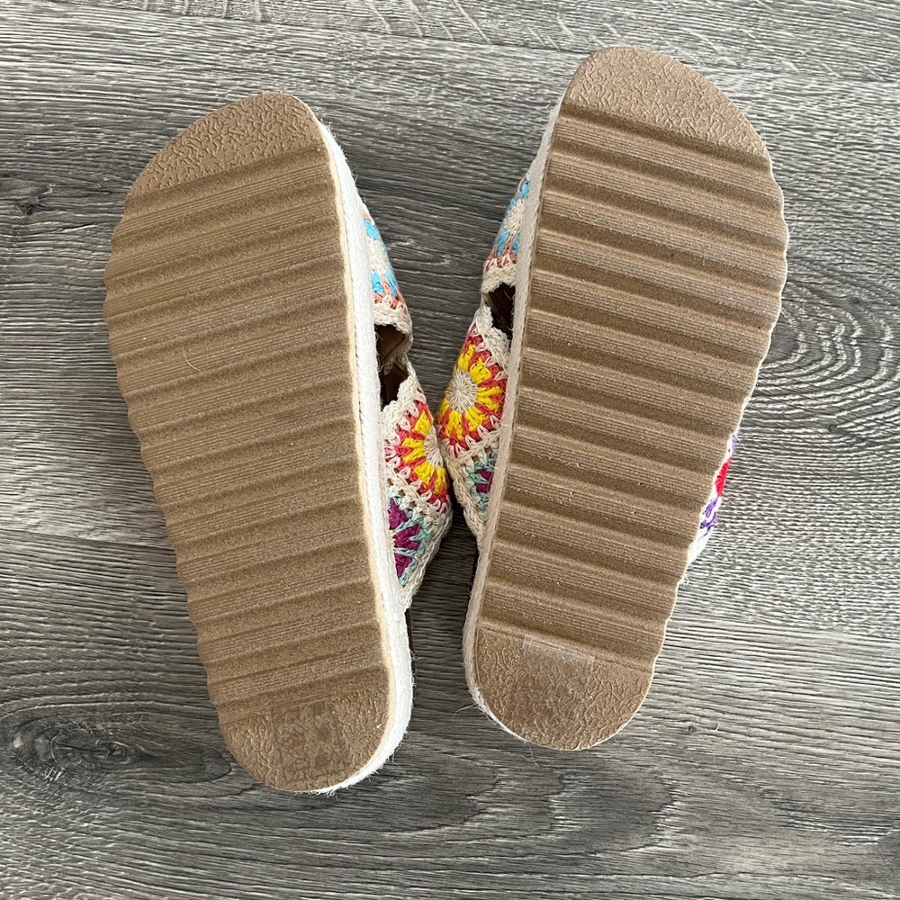 Dirty Laundry Multicolor Crochet Platform Sandals - Picture 3 of 4